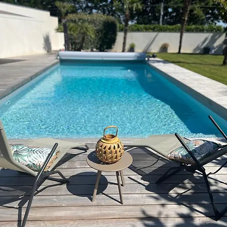 Spacieuse Avec Terrasse Et Piscine - Fr-1-306-1345 3* Сюсе